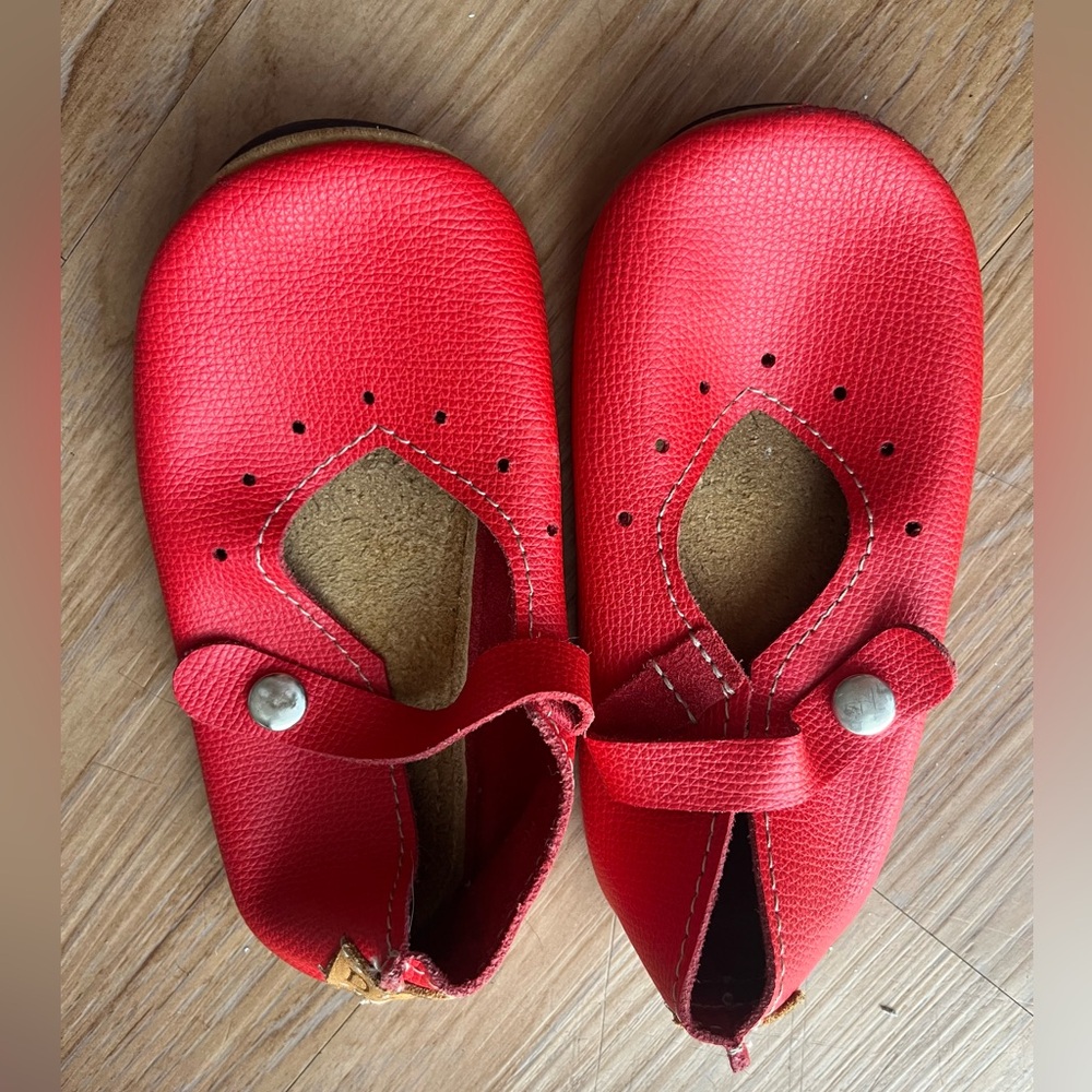 Two Pairs of Duchess and Fox Children’s Mary Jane’s - Picture 2 of 8